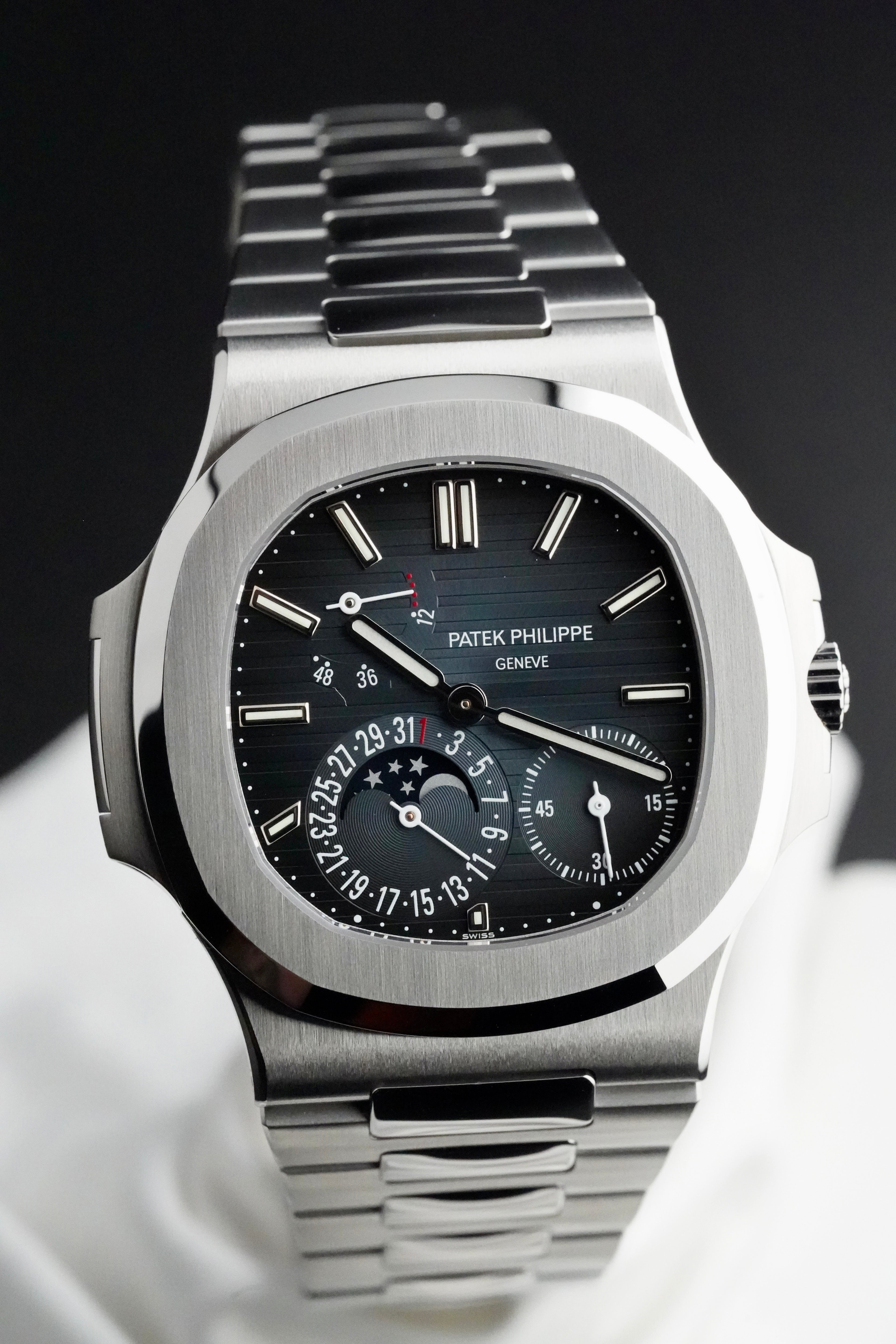 Patek Philippe Nautilus Moonphase 5712/1A-001