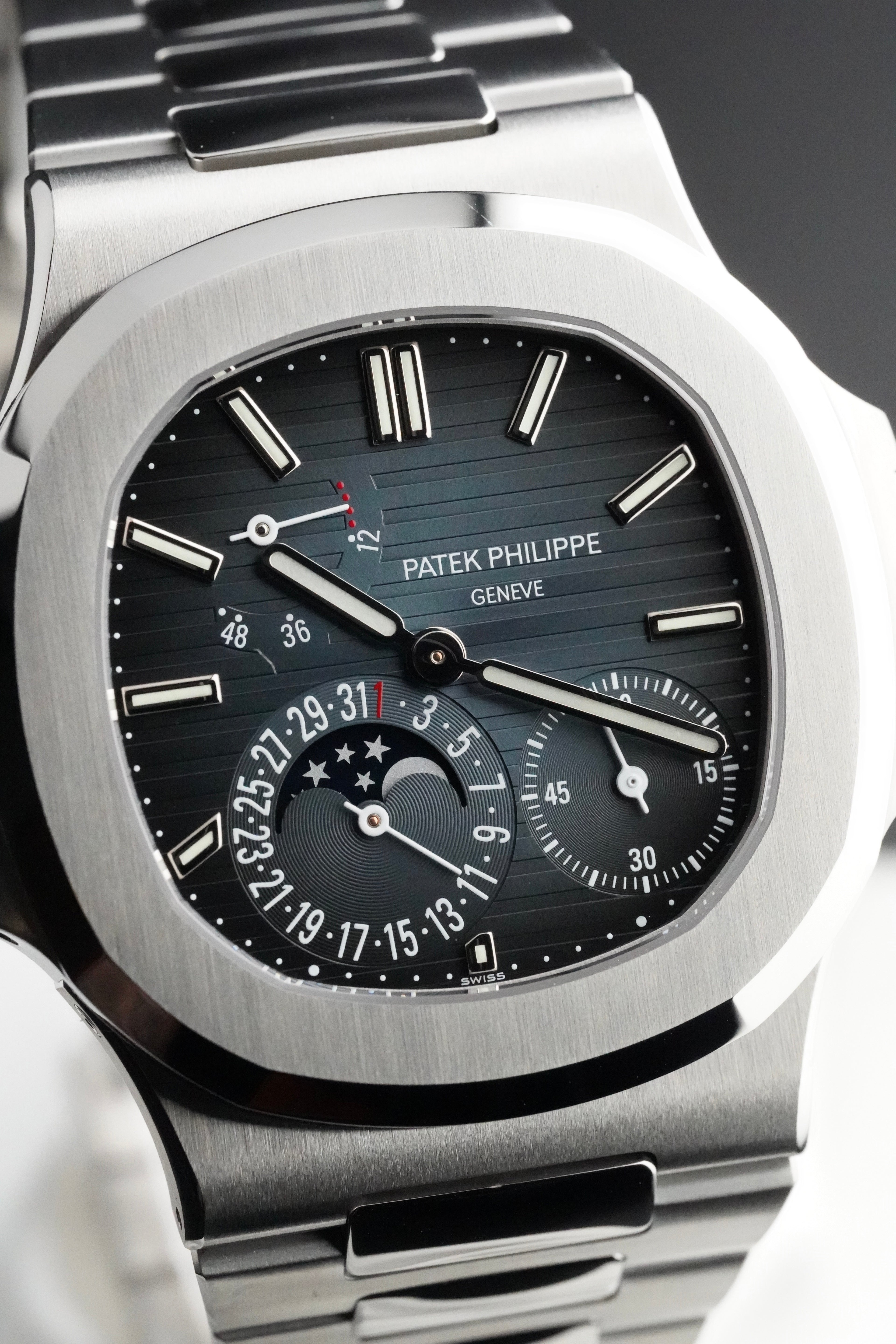 Patek Philippe Nautilus Moonphase 5712/1A-001